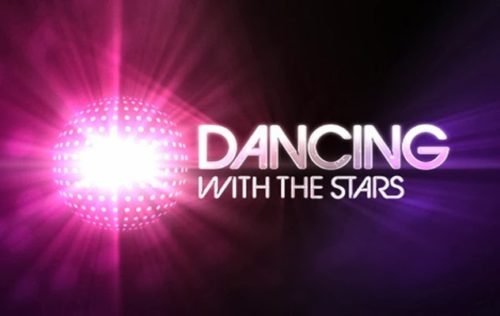 Η ταινία Happy Anniversary του Netflix και το Dancing with the Stars θα σας κρατήσουν μέσα την Παρασκευή το βράδυ