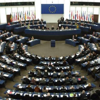 Η Ευρωπαική Ένωση απέναντι στη συνεχιζόμενη κράτηση των δύο Ελλήνων στρατιωτών