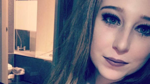 19χρονη ντύθηκε κλόουν και μαχαίρωσε επανειλημμένως τον σύντροφό της