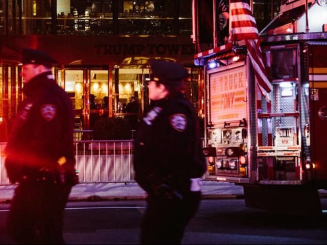 Αυτοκίνητο «εισέβαλε» σε εστιατόριο της Νέας Υόρκης- Σοβαροί τραυματισμοί [ΒΙΝΤΕΟ]