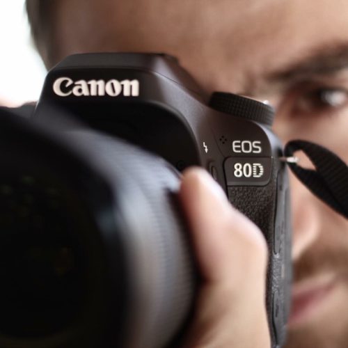 Ο Γιώργος Μίνος δείχνει ποιος είναι με τα ρεκόρ και με τα κλικ της μηχανής του