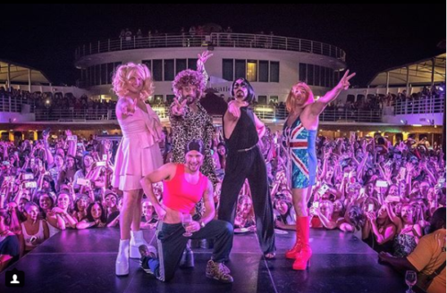 Οι Backstreet Boys ντυμένοι ως Spice Girls είναι ότι καλύτερο θα δείτε σήμερα [ΕΙΚΟΝΕΣ-ΒΙΝΤΕΟ]