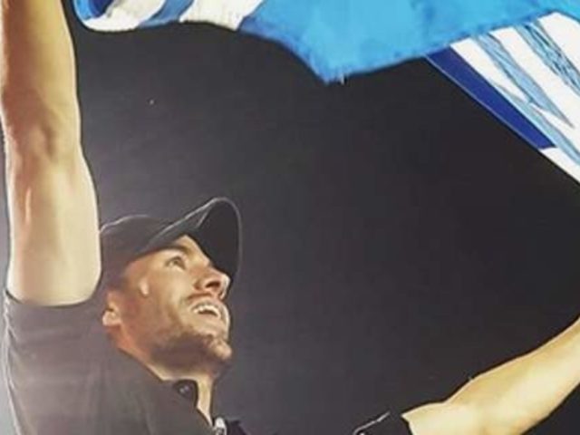 Αποθεώθηκε ο Ενρίκε Ιγκλέσιας στο ΟΑΚΑ που βγήκε κρατώντας την ελληνική σημαία [ΕΙΚΟΝΕΣ & ΒΙΝΤΕΟ]