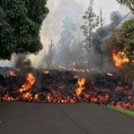 Δείτε το συγκλονιστικό βίντεο με τη λάβα του Κιλαουέα να «καταπίνει» ένα αυτοκίνητο