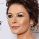 H Κάθριν Ζέτα – Τζόουνς θα πρωταγωνιστήσει στη σειρά “Queen America” στο Facebook Watch