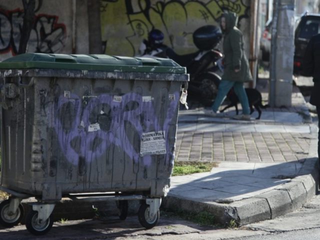 Στη φυλακή η 19χρονη που σκότωσε το μωρό της στην Πετρούπολη