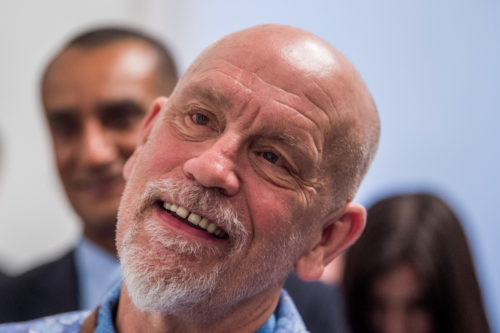 Ο Τζον Μάλκοβιτς θα υποδυθεί τον Γουάινστιν σε θεατρικό έργο