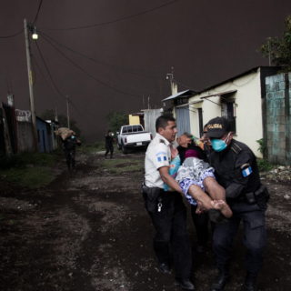 Γουατεμάλα: Τουλάχιστον 25 νεκροί από έκρηξη του ηφαιστείου Φουέγο