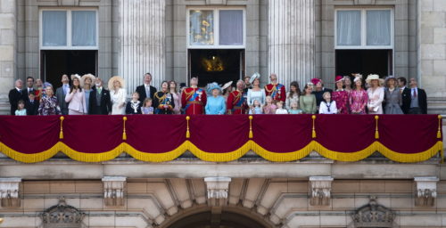 Το σκοτεινό παρελθόν της βρετανικής βασιλικής οικογένειας που πάντα θα αμαυρώνει την εικόνα της