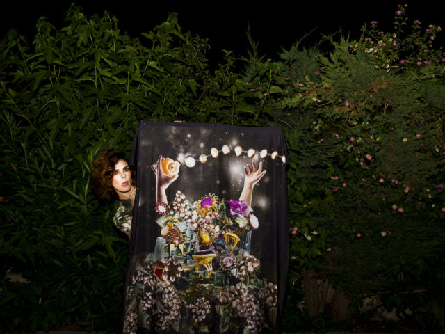 A Totem fϋr Elita: Ένα brand που κάνει λογοπαίγνια πάνω σε μεταξωτά μαντίλια