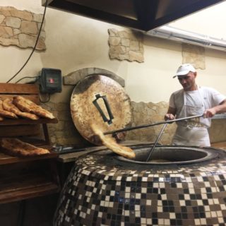 Δοκιμάσαμε τις Γεωργιανές πίτες της Αριστοτέλους