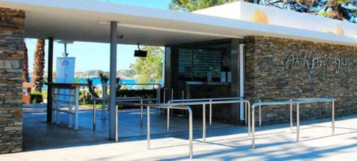 Το όνομα του Λουκιανού Κηλαηδόνη θα πάρει η Πλαζ της Βουλιαγμένης