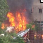 Ινδία: Κυβερνητικό αεροσκάφος συνετρίβη σε πυκνοκατοικημένο προάστιο της Βομβάης