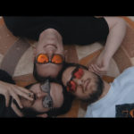 Στο νέο τους κομμάτι, οι ΦΑΚΑ σας καλωσορίζουν στον Παράδεισο (ΒΙΝΤΕΟ)