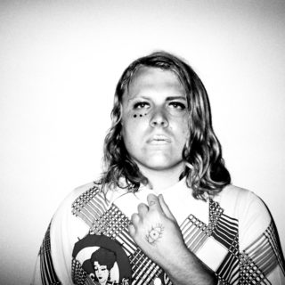 Ο Ty Segall κάνει ό,τι του κατεβαίνει, με την υπερφυσική ιδιότητα του σούπερ ήρωα που δεν αποξενώνει κανένα
