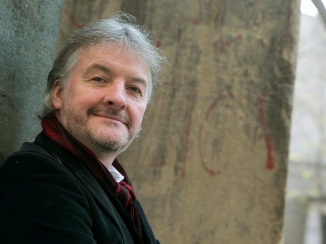 Τζον Κόνολι: «Ο ήρωάς μου είναι ένα πουλί που ταξιδεύει προς την ελευθερία»