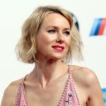 Η Naomi Watts απολαμβάνει τις ομορφιές της Σαντορίνης [ΦΩΤΟΣ]