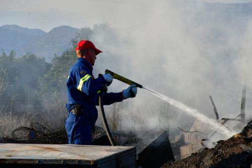 Υπό μερικό έλεγχο οι φωτιές σε Εύβοια, Πάρο και Ζάκυνθο