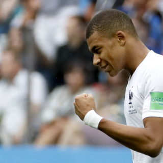 Πελέ: Αν ο Εμπαπέ συνεχίσει να ισοφαρίζει τα ρεκόρ μου ίσως χρειαστεί… να ξεσκονίσω τα παπούτσια μου