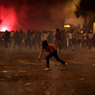 Με εκτεταμμένα επεισόδια στους δρόμους γιόρτασαν τη νίκη στο Μουντιάλ οι Γάλλοι