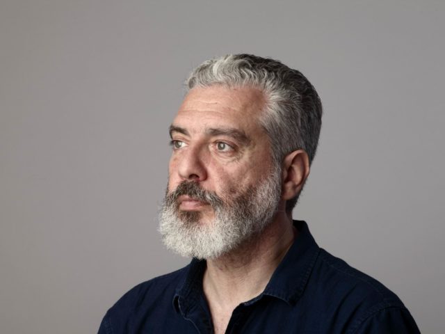 Τάση Χριστογιαννόπουλε, τι κάνεις εσύ, ένας βαρύτονος, σε μιούζικαλ;