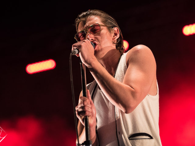 Δάκρυα, ιδρώτας και -εχμ…- διάφορα άλλα για τον Alex Turner