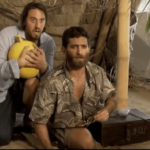 Η στάση λεωφορείων που μιλάει και ρωτάει για το Παγκόσμιο