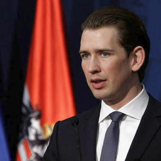 Αυστρία: Δεκάδες χιλιάδες διαδήλωσαν ενάντια στο 12ωρο που θέλει να θεσπίσει η ακροδεξιά κυβέρνηση