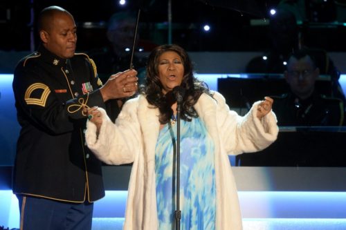 Η PETA θέλει τα γούνινα παλτό της Αρίθα Φράνκλιν