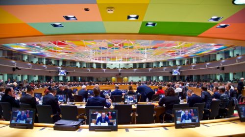 Την κατάργηση της χειμερινής ώρας στην Ευρώπη εισηγείται σήμερα η Κομισιόν