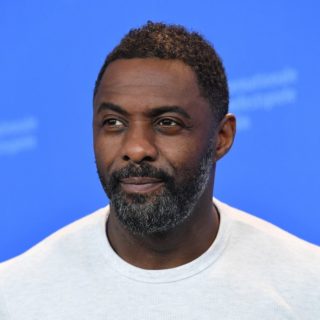 Ο Ίντρις Έλμπα περνάει κρίση μέσης ηλικίας και είναι έτοιμος για νέες εμπειρίες