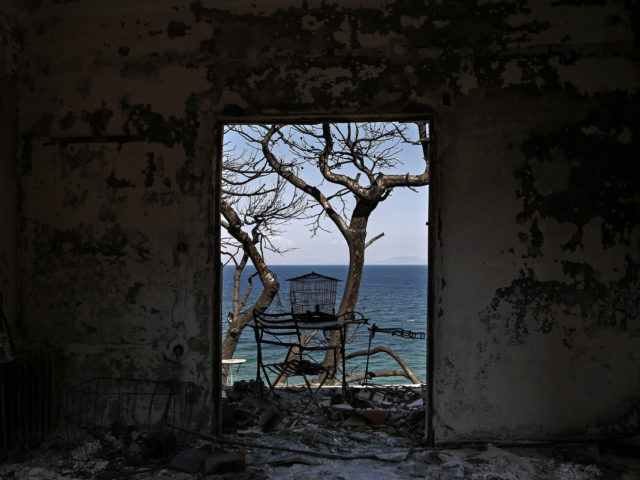 Στους 98 οι νεκροί από την πυρκαγιά στην Ανατολική Αττική