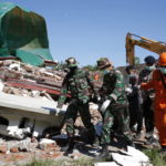 Ινδονησία: Τουλάχιστον 10 νεκροί από τις χθεσινές σεισμικές δονήσεις στο Λομπόκ