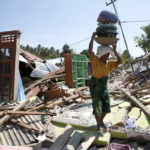 Ινδονησία: Στους 436 ανήλθε ο αριθμός των νεκρών από τον σεισμό