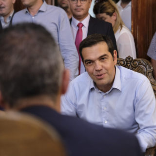 Αύξηση κατώτατου μισθού κι επαναφορά συλλογικών συμβάσεων προανήγγειλε ο Αλέξης Τσίπρας