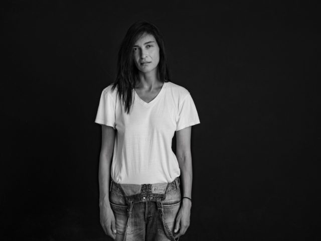 Η Αντιγόνη Κουλουκάκου είναι ένα old school κορίτσι με πατίνι