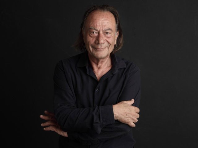 Ο Πάρις Σιγάλας, ο αμπελώνας της Σαντορίνης και ο θησαυρός που μπορεί να χαθεί χωρίς να το πάρουμε είδηση