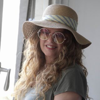 Η Ελένη Τσαλιγοπούλου θα ήθελε να είναι πιο γνωστά τα τραγούδια της από την ίδια