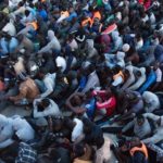 Εκατοντάδες μετανάστες εγκαταλελειμμένοι χωρίς τροφή και νερό σε κέντρα κράτησης στη Λιβύη