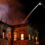 Πυρκαγιά τεραστίων διαστάσεων κατέστρεψε το Εθνικό Μουσείο του Ρίο ντε Τζανέιρο