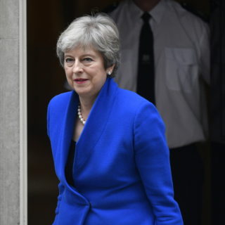 Στην αντεπίθεση η Μέι για το Brexit
