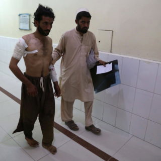 Αφγανιστάν: 68 νεκροί και δεκάδες τραυματίες από επίθεση καμικάζι