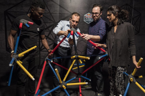 Πώς θα σας φαινόταν να δημιουργήσετε ένα Red Bull Escape Room;