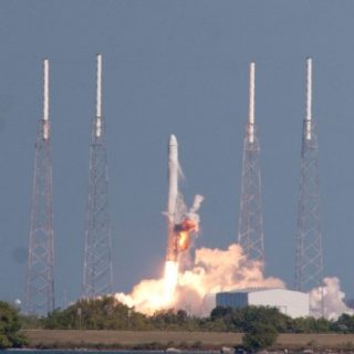 Η Space X βρήκε τον πρώτο υποψήφιο για ταξίδι γύρω από τη Σελήνη