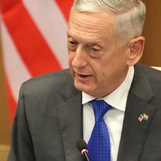 Στα Σκόπια ο υπουργός Άμυνας των ΗΠΑ για να στηρίξει το «ναι» στο επικείμενο δημοψήφισμα