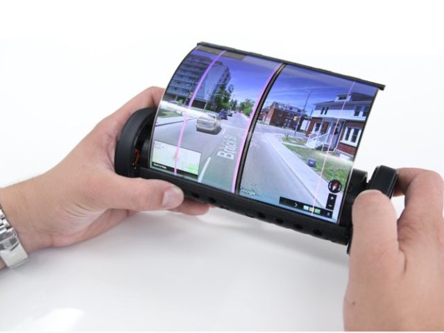 Αυτό είναι το πρώτο τάμπλετ-ρολό που τυλίγεται και ξετυλίγεται σαν αρχαίος πάπυρος! [ΒΙΝΤΕΟ]