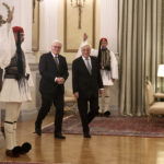 Πρώτο θέμα στον γερμανικό Τύπο η «συγγνώμη» του Φρανκ-Βάλτερ Σταϊνμάιερ που ζήτησε από την Ελλάδα