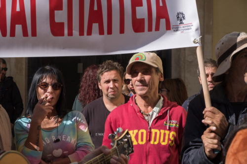 Ο Manu Chao υπερασπίζεται στη Θεσσαλονίκη τους μουσικούς του δρόμου [ΒΙΝΤΕΟ]