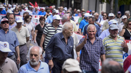 Αυξάνονται για χιλιάδες συνταξιούχους τα όρια ηλικίας
