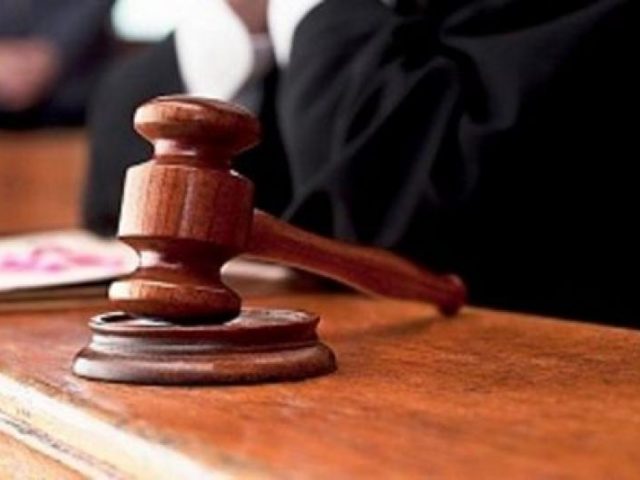 Αντισυνταγματική έκρινε το Ειρηνοδικείο Θεσσαλονίκης την κατάργηση δώρων Χριστουγέννων και Πάσχα